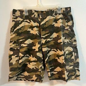 Camp Carhartt rugged cargo shorts